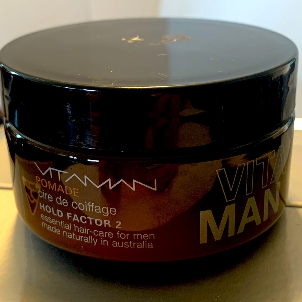 Pommade, cire de coiffâtes